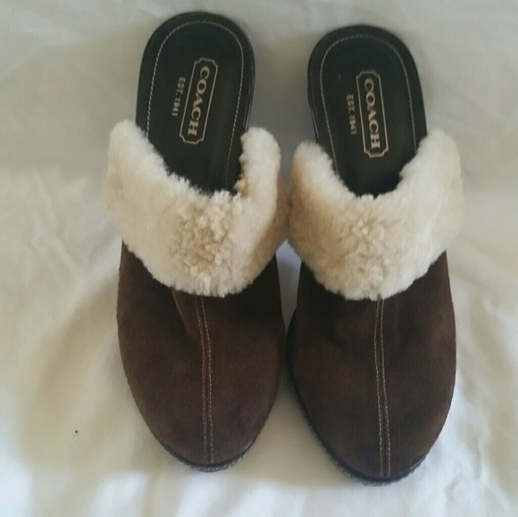 COACH designed woman's shoes - Picture 1 of 3